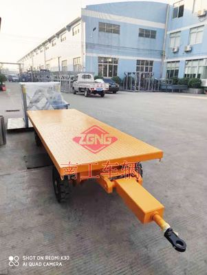 4噸轉(zhuǎn)運(yùn)全掛平板拖車(chē)2I.jpg