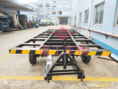 8噸平板拖車(chē)黑色1I.jpg