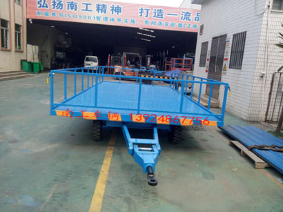 5噸護(hù)欄型無(wú)動(dòng)牽引全掛車(chē) 藍(lán)色4I.jpg