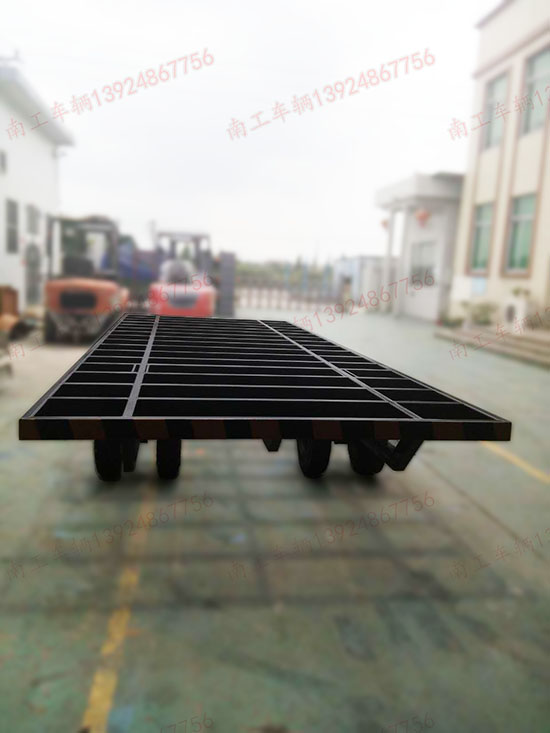 10噸骨架式平板拖車(chē)3.jpg