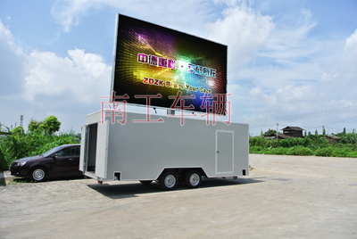 大型戶外廂式LED廣告拖車(chē) 折疊屏廣告拖車(chē)4I.jpg