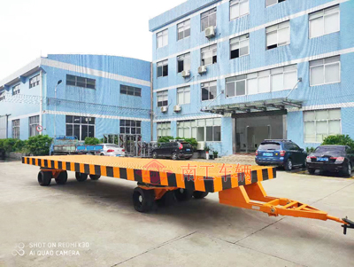 30噸重型平板拖車帶4個(gè)轉(zhuǎn)盤(pán)5I.jpg